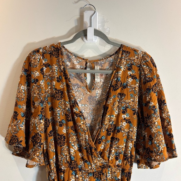 BAND OF GYPSIES Sz M Floral Wrap Bodice Jumpsuit 100% Viscose Flare Sleeve - Picture 2 of 9